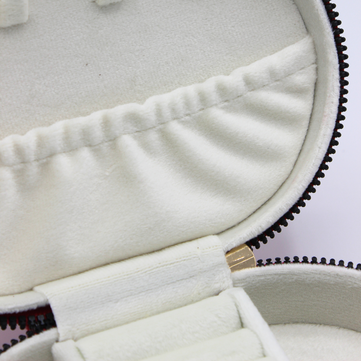 Boîte à bijoux rouge