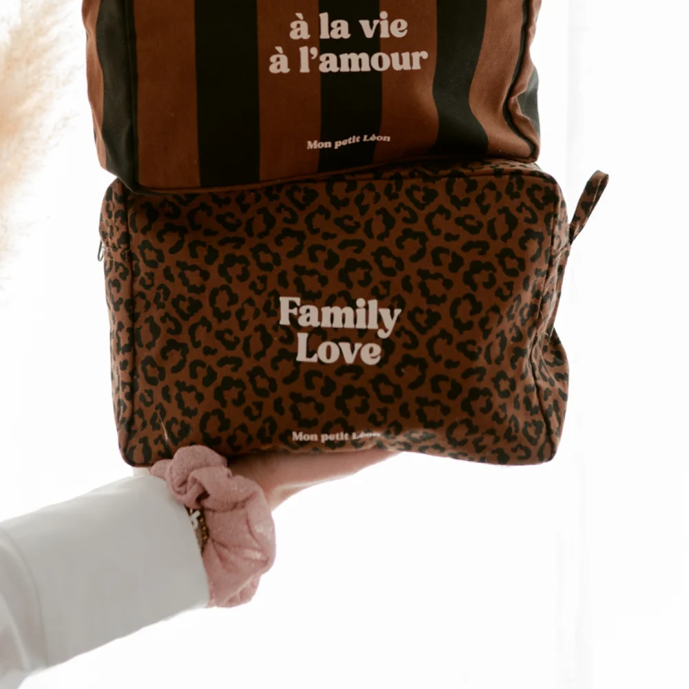 Trousse de toilette léopard "Family Love"