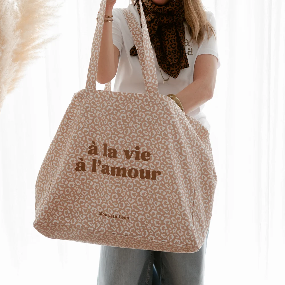 Cabas XXL léopard "À la vie, à l'amour"