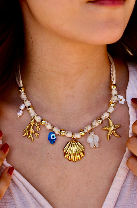 Collier Mahana